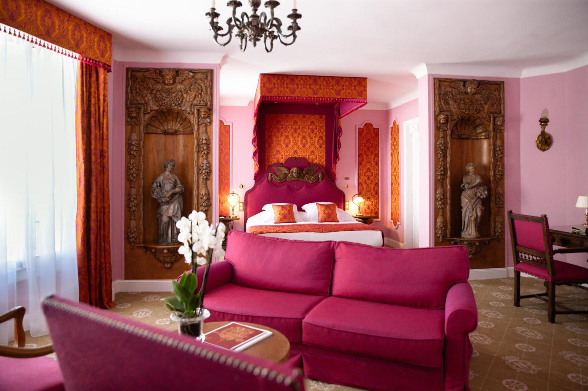 Hotel Le Negresco Nisa Exterior foto A suite at the Mandarin Oriental, Paris