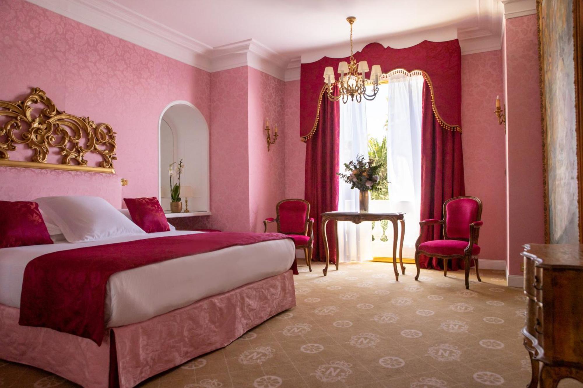 Hotel Le Negresco Nisa Exterior foto A room at the hotel